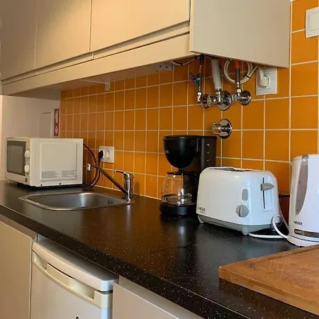 Apartment Two Bedroom In Historic Location! Close To The River